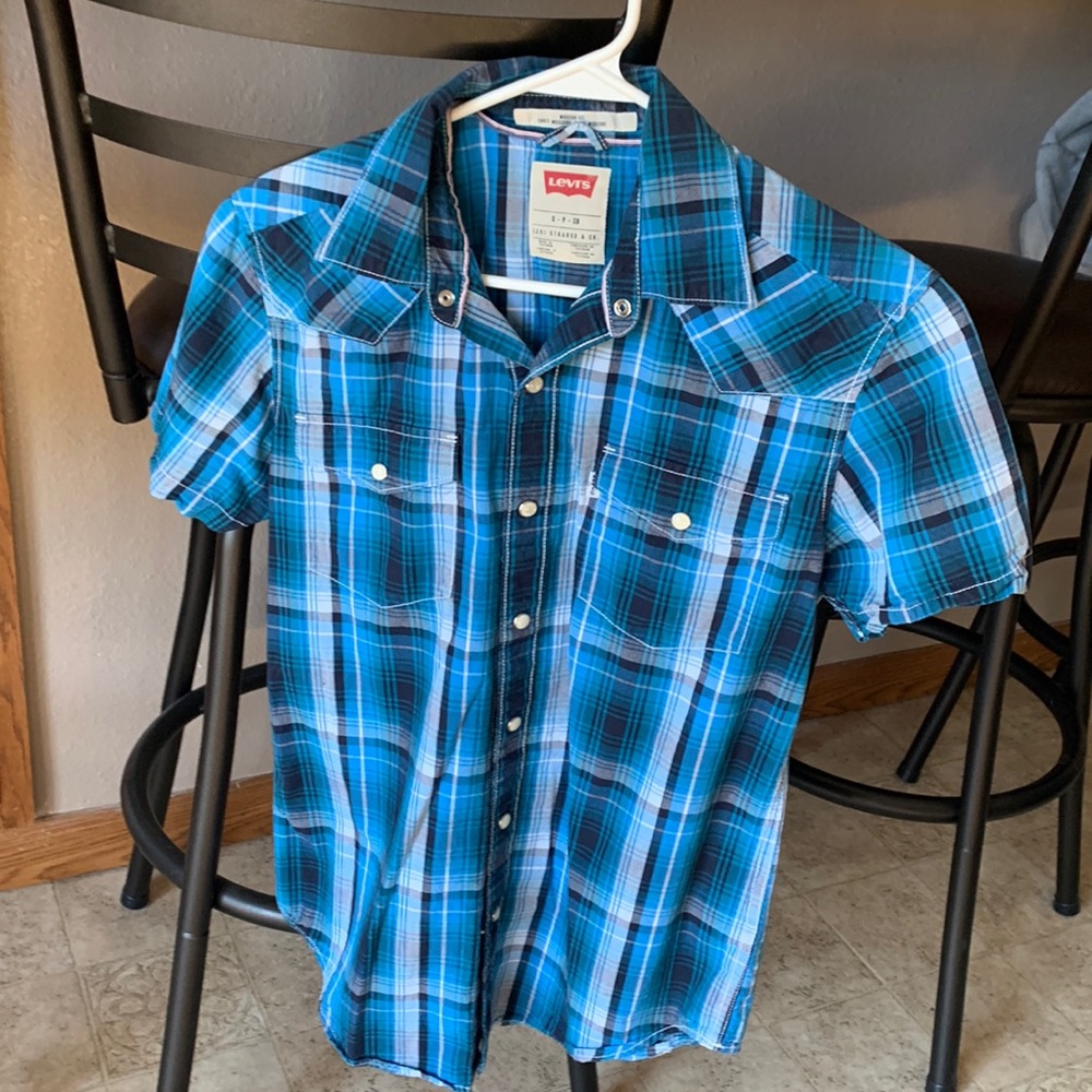 Mens small Levi button short sleeve